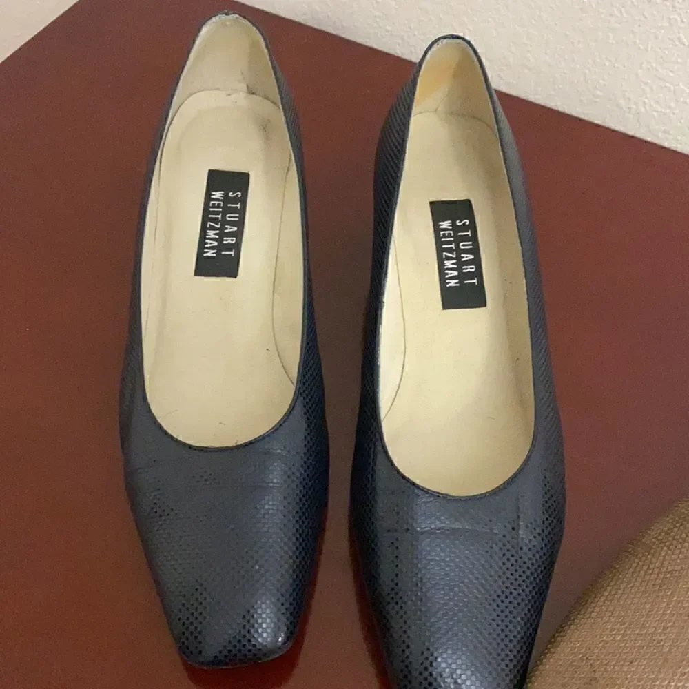 👠STUART WEITZNAN BUNDLE 8.5B Navy and Brown 1 inch shoes 👠